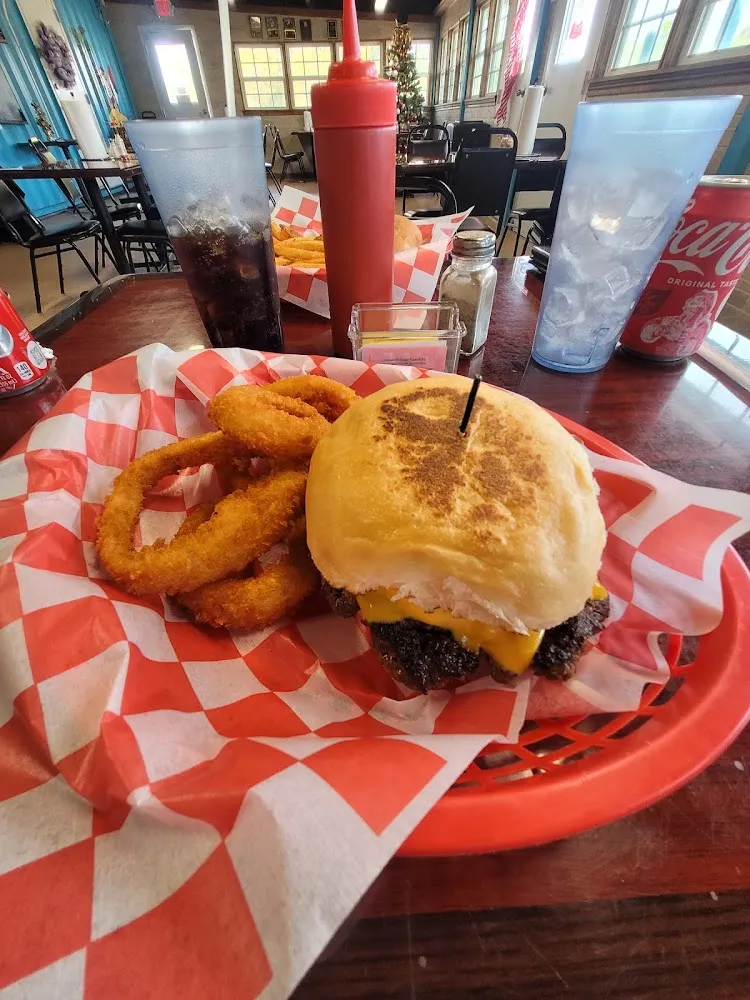 Cheese Burger & Onion Rings